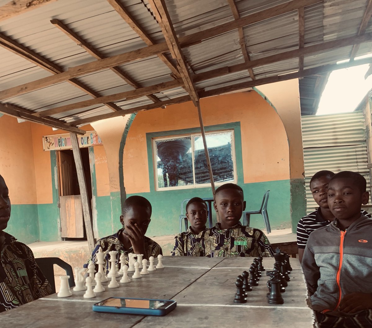 We are together with the kids in the slums 🚀🇳🇬🌍 <a href="/thegiftofchess/">The Gift of Chess</a> <a href="/Tunde_OD/">Tunde Onakoya</a> <a href="/FIDEschoolChess/">FIDE Chess in Education</a>