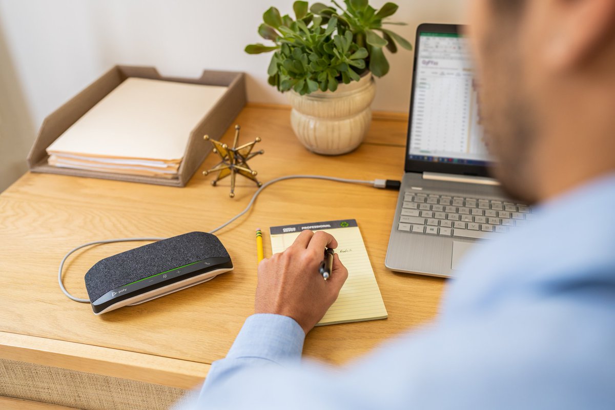 PolyCompany's tweet photo. Never worry about battery life with the #PolySync 10 USB Speakerphone. #HybridWork
Get yours here. π https://t.co/yJ2cqQjjjy https://t.co/XBnXre1V57
