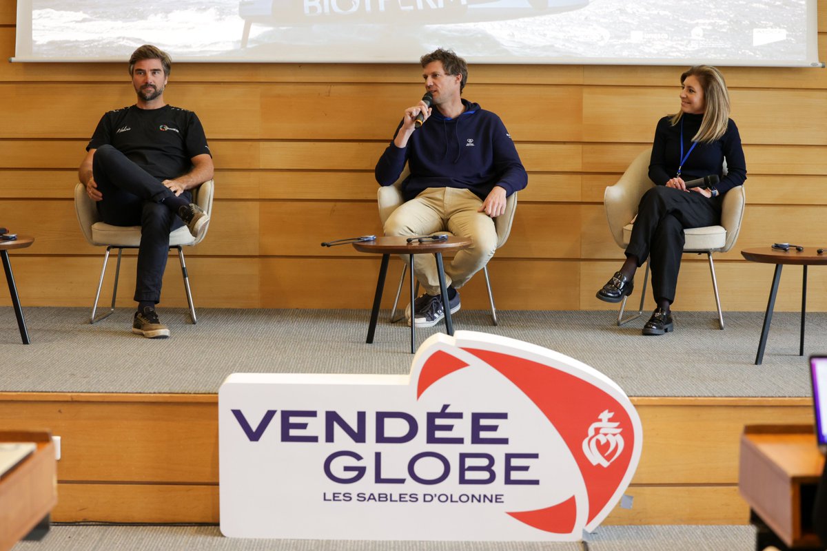 Mardi dernier, Paul était convié à la Maison de l'@UNESCO_fr à Paris à l’occasion de la conférence de presse « engagements environnementaux du @VendeeGlobe » 🌍⛵️ ⏱️ Rendez-vous dans 275 jours pour le top départ du #VG2024 ! 📸 JL Carli & JM Liot / Aléa #BiothermSailingTeam