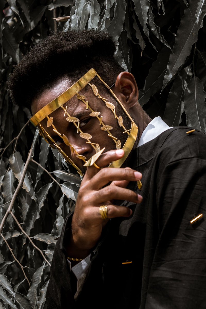 Alex2Akande's tweet photo. Custom bronze mask
The Rose’ Jacket with 50+ custom bronze pieces.
Arrowhead ring
Leaf clip
Designed by yours truly
#BloodofKings https://t.co/E5j3JZ3vrf