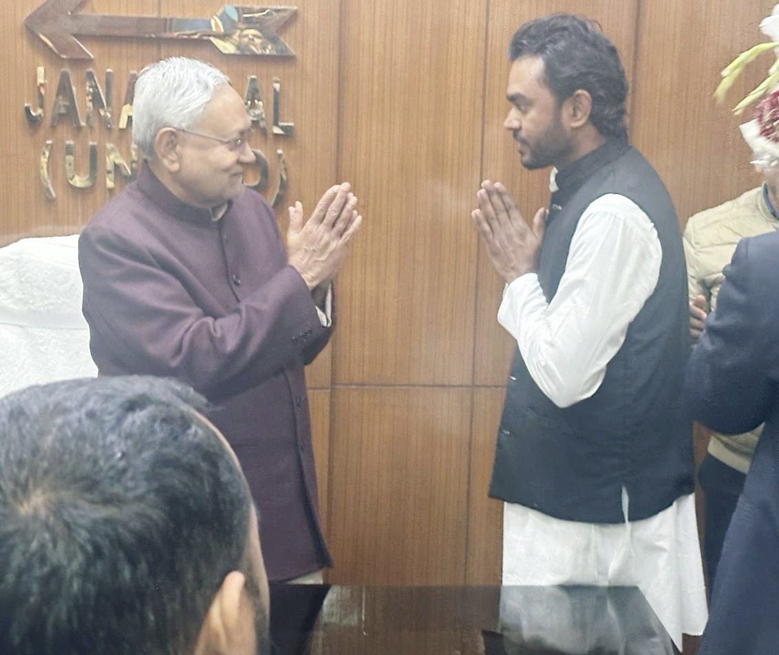 gaurishankarjdu's tweet image. आज आधुनिक बिहार के शिल्पकार पार्टी के सर्वमान्य नेता जदयू के राष्ट्रीय अध्यक्ष सह मुख्यमंत्री बिहार आदरणीय श्री @NitishKumar  जी से शिष्टाचार मुलाकात किये।
@Jduonline  @JdudelhiHQ