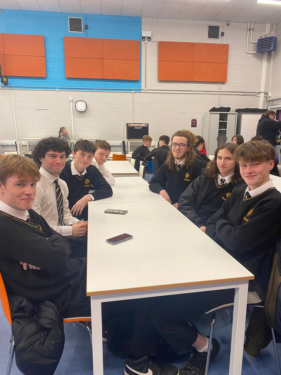 TY and 5th year musicians took part in a live performance at Dun Laoghaire Further Education Institute. The boys were credit to themselves both on and off stage. The college students and staff were amazed at the performances. Well done everyone! 🎶