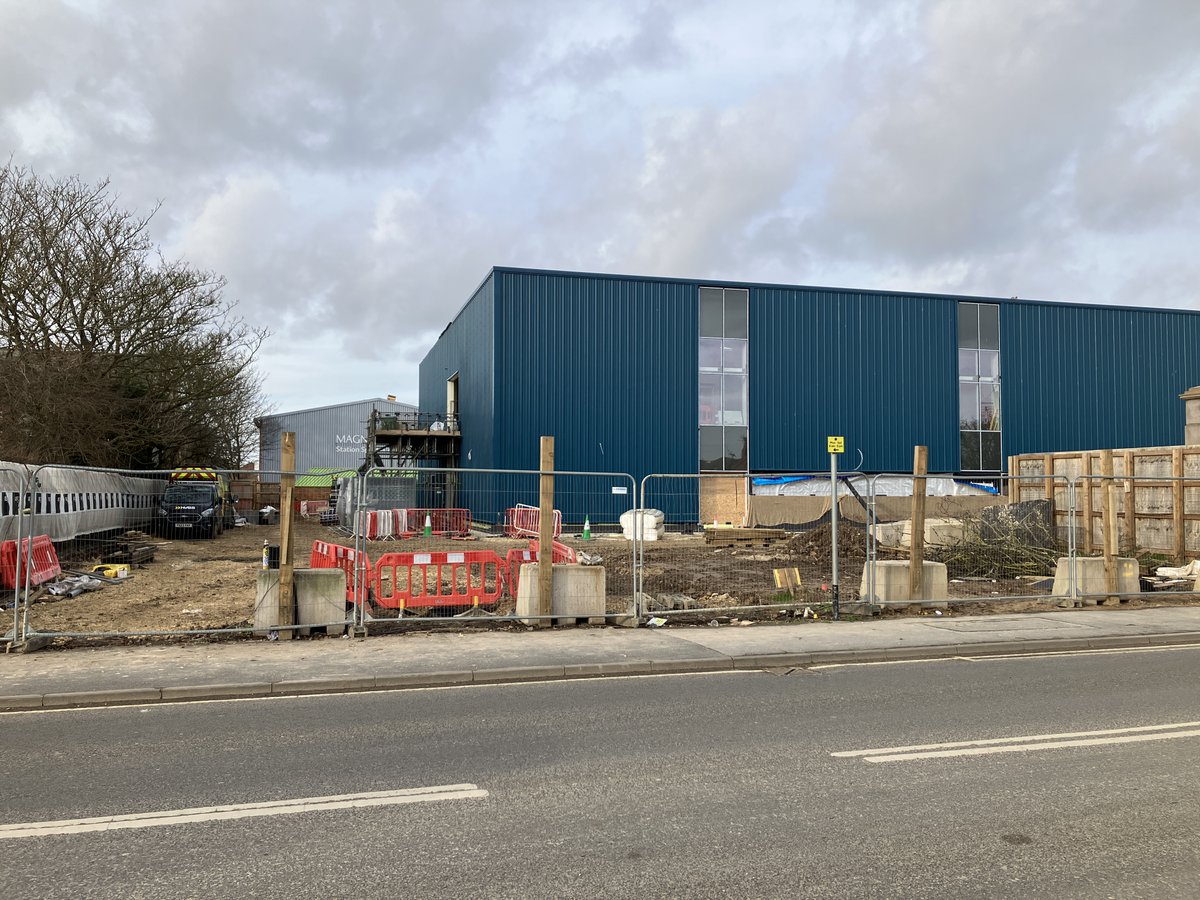 EastLindseyDC's tweet photo. 🚧 The new Station Leisure and Learning Centre in Mablethorpe is now more visible from the road! 

More hoardings will be taken down as construction progresses even further over the coming weeks. 

@MagnaVitae @ConnectedCoastL https://t.co/eBjFm6rpma
