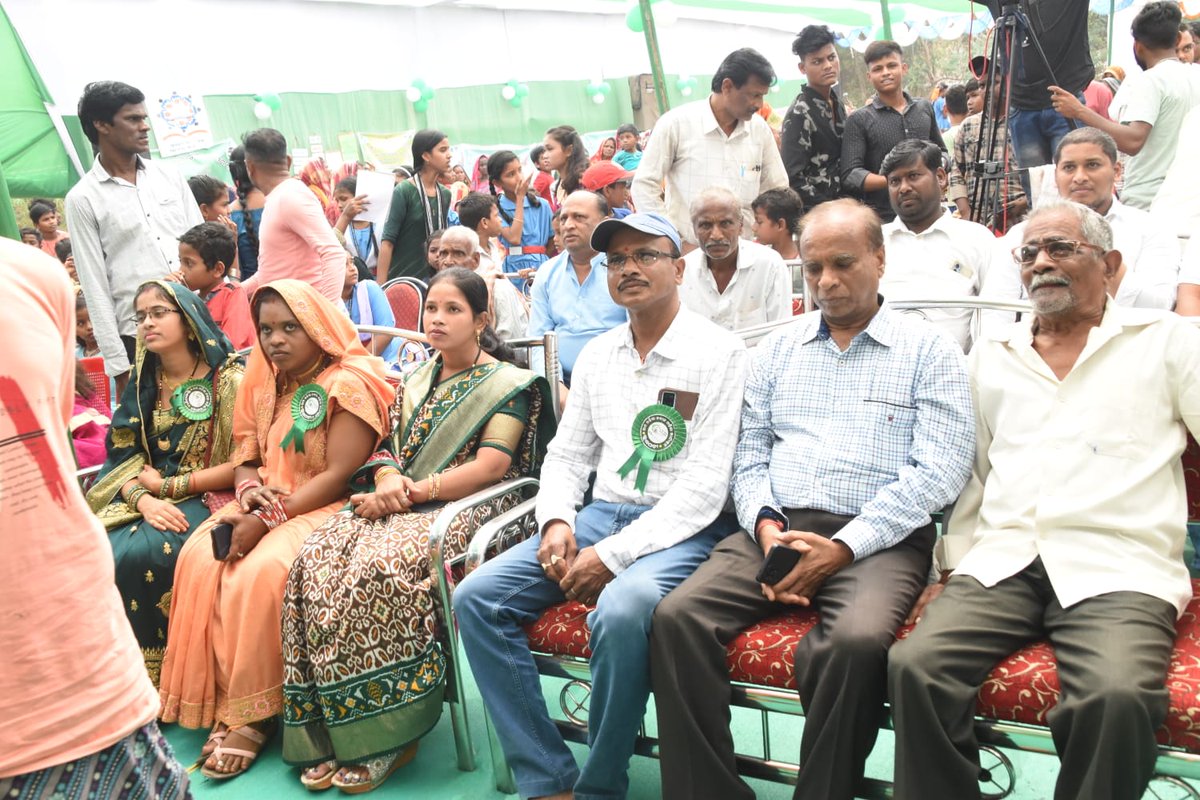 BipiniOfficial's tweet photo. *ଦିଗପହଣ୍ଡି ବ୍ଲକ ଅନ୍ତର୍ଗତ କୁଷପଡା ପଞ୍ଚାୟତରେ "ଆମ ଓଡ଼ିଶା ନବୀନ ଓଡ଼ିଶା” ପଞ୍ଚାୟତ ସ୍ତରୀୟ ସଚେତନତା ଶିବିର କାର୍ଯ୍ୟକ୍ରମ ଅନୁଷ୍ଠିତ ହେଇଥିଲା। ଉକ୍ତ କାର୍ଯ୍ୟକ୍ରମ ର��� ମୁଖ୍ୟ ଅତିଥିଭାବେ ପୂର୍ବତନ ବ୍ଲକ ଅଧ୍ୟକ୍ଷ ତଥା ବର୍ତ୍ତମାନ ଜିଲ୍ଲା ପରିଷଦ ଶ���ରୀଯୁକ୍ତ ବିପିନ ଚନ୍ଦ୍ର ପ୍ରଧାନ ଯୋଗଦେଇଥିଲେ ।
@CMO_Odisha 
@MoSarkar5T https://t.co/4jrTwbIfnt