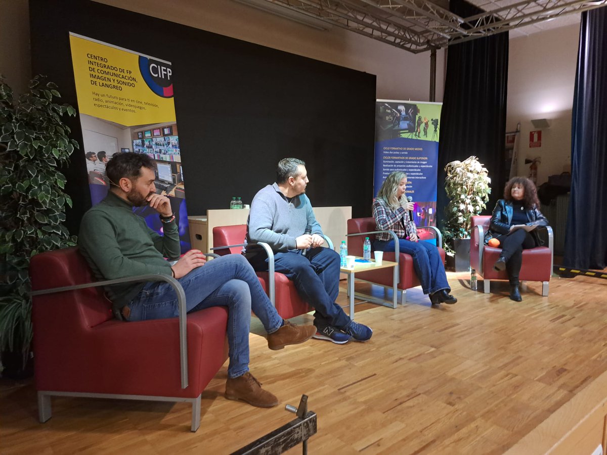 Valnalon's tweet photo. Hoy hemos estado presentes en las VII jornadas de #empleo del CIFP CISLAN Asturias moderando las dos mesas redondas que tuvieron lugar 👏

Una gran oportunidad para poner en contacto al #alumnado con empresas del sector y de poder hacer #networking 😃
@Metropoligijon https://t.co/XzEogilZ60