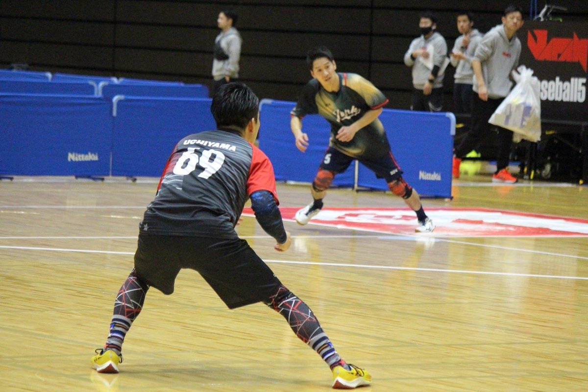 B5JPN_official's tweet photo. 侍ジャパン チャレンジカップ
第1回 Baseball5 日本選手権

【オープンの部　第一試合】
ジャンク5 @junkbbc 
(東京都町田市)
ーーーVSーーー
5Stars @baseball5STARs 
(埼玉県上尾市)

<勝者>
ジャンク5
2-0(2-1, 2-1)

#B5JAPAN
#TBT 

#Baseball5 #ベースボール5 #横浜武道館 
#侍ジャパン #wbsc https://t.co/UpQvvkyPWB