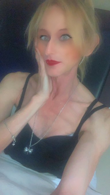 I think these need to say something on em   Ideas? https://t.co/wS2cCAbtV1