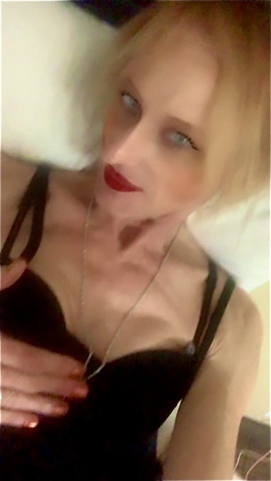 I think these need to say something on em   Ideas? https://t.co/wS2cCAbtV1