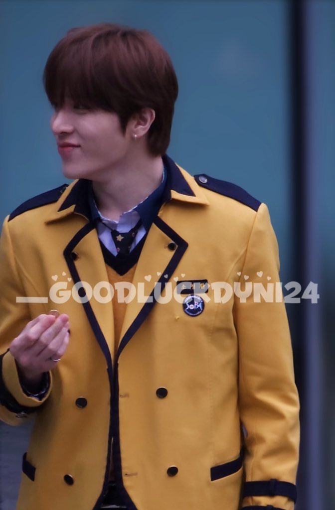 _goodluckdyn124's tweet photo. 🍀 240207 🍀

환이짱 졸업 축하해❕😭🎓︎💕︎
정말 수고 많으셨어요❕🤝🏻✨️

#TREASURE #트레저 #SOJUNGHWAN #소정환 #ジョンファン https://t.co/TvRo7S4FMl