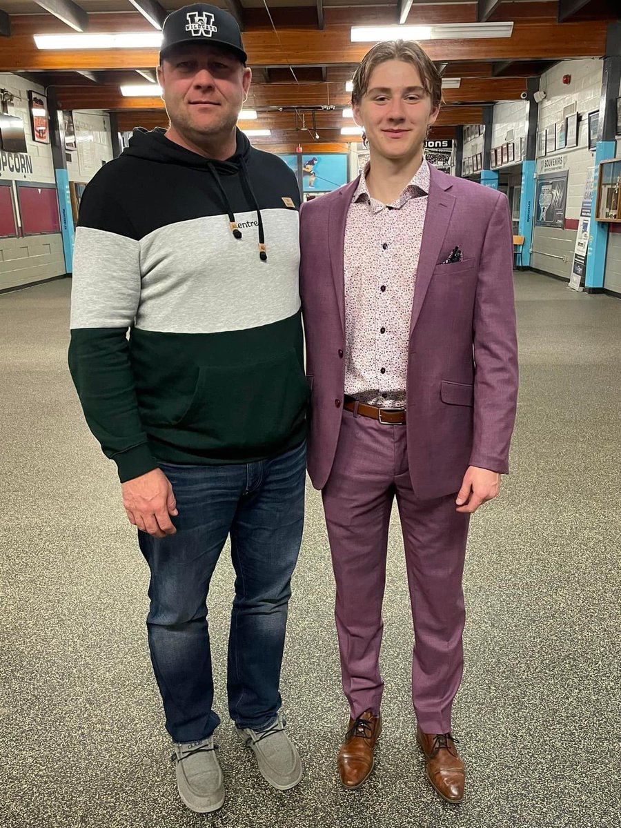 dd_willy's tweet photo. Today we get to celebrate my handsome young man, i am so unbelievably proud of the person you are! To be your mom is truely an honour, Don’t ever settle for anything less than what you deserve! Happy 19th Birthday #rylan05 #willy #rylanwilliams https://t.co/E74uY2YuW3