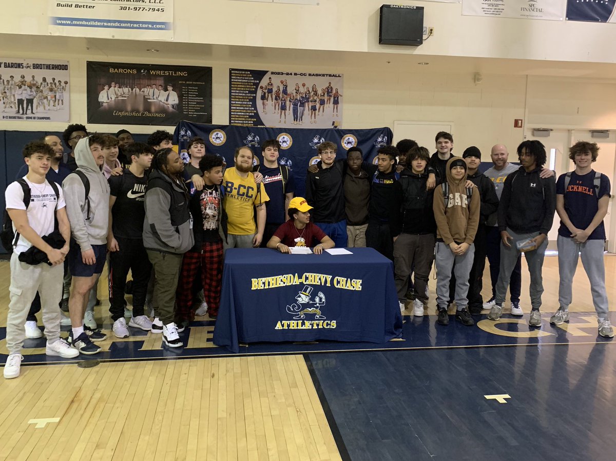 Congratulations to <a href="/KhariRogers9/">Khari Rogers</a> on signing with <a href="/SHU_FBALL/">Seton Hill University Football</a> yesterday! Excited to see what the future holds for you!