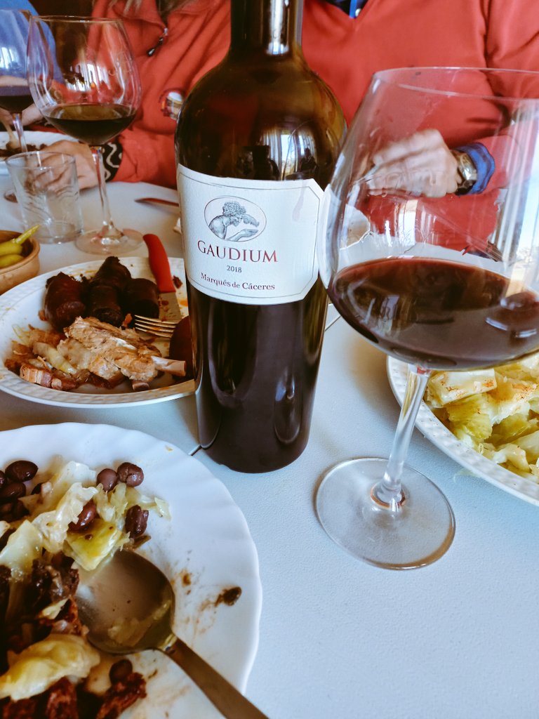 TomakyCT's tweet image. Solo y en compañía , vino de escándalo, su plenitud traspasa sensaciones. #wine