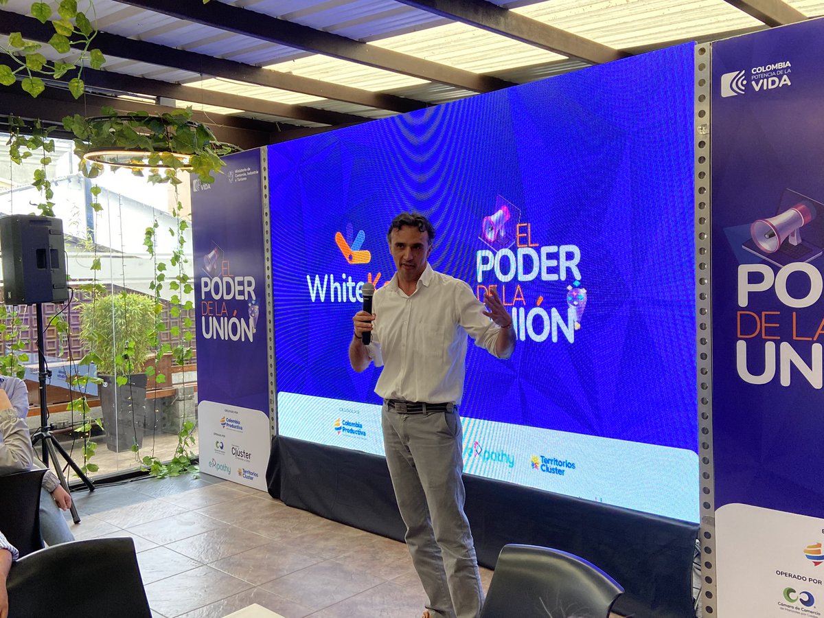 CCManizales's tweet photo. Estamos en nuestro encuentro “El poder de la unión” - WhiteKey 👉👉 a cargo de Elsa María González Gil - CEO Clúster Research 🎉🎉🎉 Gracias a nuestros empresarios del Clúster de Marketing - Empathy 👉 por hacer posible esta actividad 🤝🤝🤝 @Col_Productiva https://t.co/5HcHJJvdyR