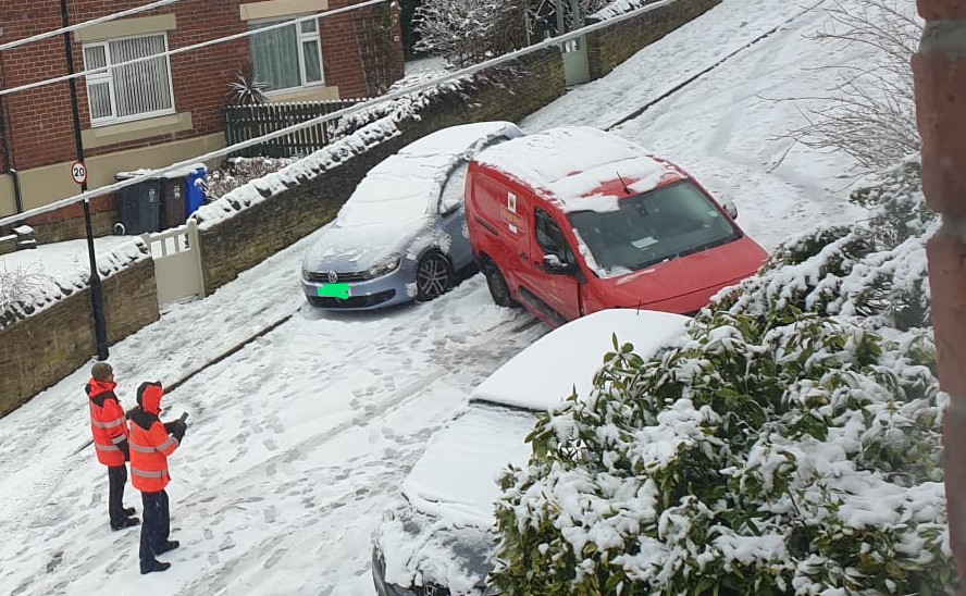 PJ_Marston's tweet photo. @SheffCouncil @LouHaigh How about temporary closures of unsuitable roads during treacherous conditions? Two collisions on Kent Road, Heeley due to the snow today. Not suggesting permanent closure but something to mitigate the gradient and weather does not seem unreasonable. https://t.co/10gdKEvyjP
