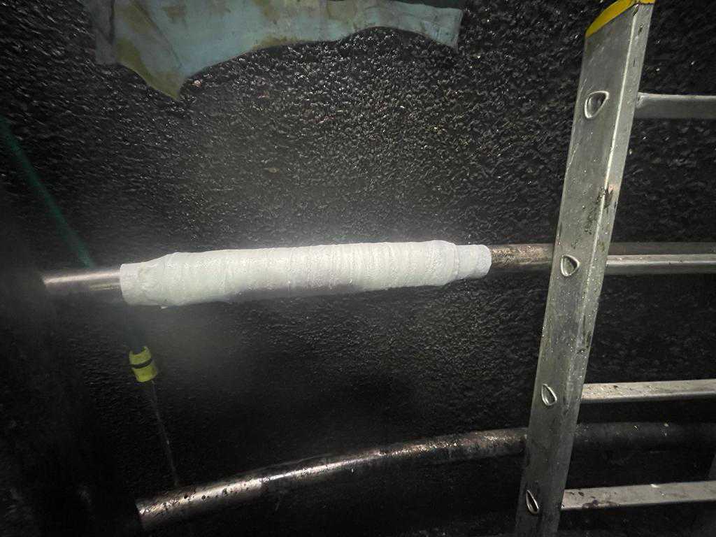 Pig Farm Pipe Repair 🐷 A propeller mixer inside a biodigester tank breached a steel heating pipe, causing numerous leaks

Wrap &amp; Seal encapsulated 600mm leak area, SylWrap applied on top for protection from future impact #farming 

Read the case study 👉 bit.ly/PFBid24