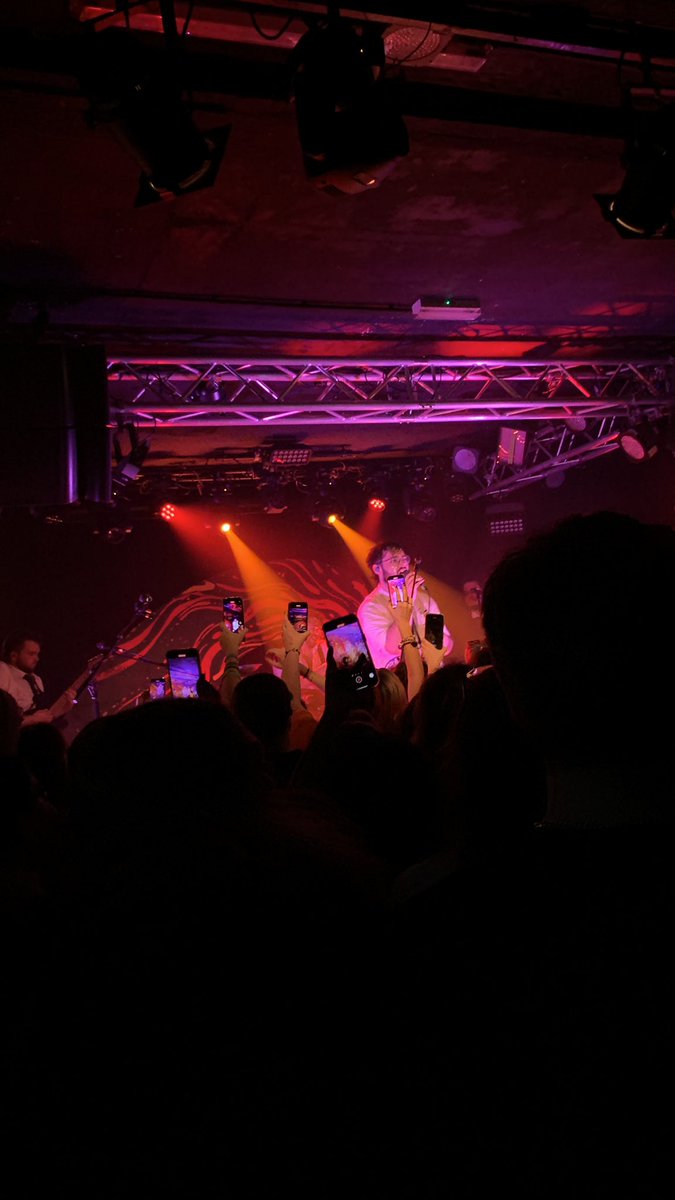 lilcrystalfreak's tweet photo. #AWTYberlin https://t.co/gAAbyl8STN
