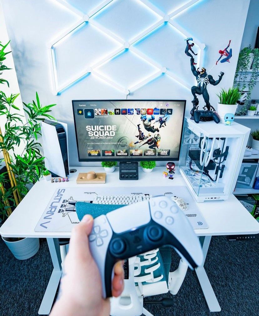 FarehamShopping's tweet photo. Happy Gaming the New Suicide Squad Game!  🌿🎮

Who else is grabbing a copy from @Gamedigital ??

#gamingsetup #gamingsetups #playstation5 #ps5 #consolegaming #consolesetup #desksetup #gaming #suicidesquad #gamer #setupinspiration #pcgaming https://t.co/uSzYpdzoce