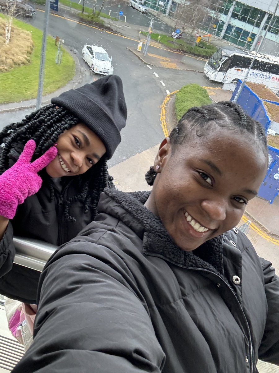 Afronitaaa's tweet photo. Selfie Greetings from Manchester,UK🇬🇧✈️ https://t.co/eyn5aMvkH1