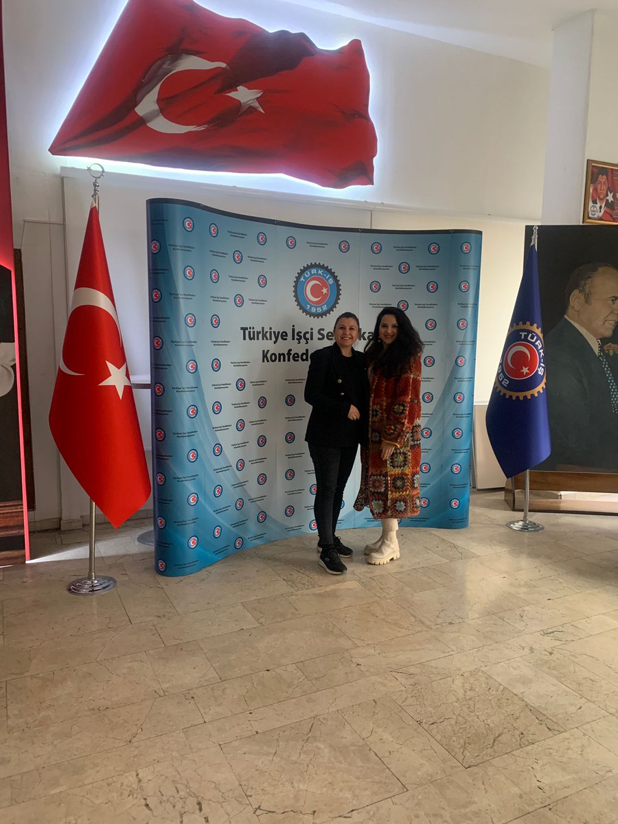 Türk-İş Genel Merkezi'ne yapmış olduğumuz ziyaret sonucu bizleri çok iyi ağırlayan, kadro sorununun çözümü için yoğun mesai harcayan <a href="/KOOPISSENDIKASI/">Koop-İş Sendikası</a> Genel Başkanı <a href="/alemdareyup/">Eyüp Alemdar</a> 'e teşekkür ederiz. Tüm sendiklardan aynı mücadele ve azmi bekliyoruz. <a href="/turkiskonf/">TÜRK-İŞ</a>