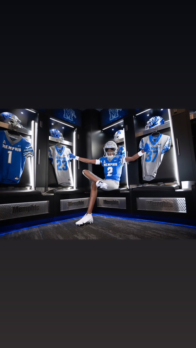 r0dneyy's tweet photo. @_CoachJohnsonJr Wassup coach my name Rodney Brooks. I’m a wr 6’3 155. Hey if yall looking for a a good wr1 one to throw it too im yo guy. i had a lil injury hc thats why i stopped but now im ready to get back in thr field. i graduated in 2023. i currently attend holmes community https://t.co/luj8kvKEUj