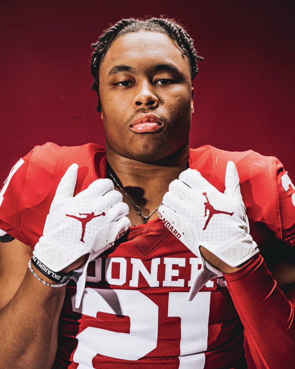 Happy birthday @xavierrobinson0! #OUDNA