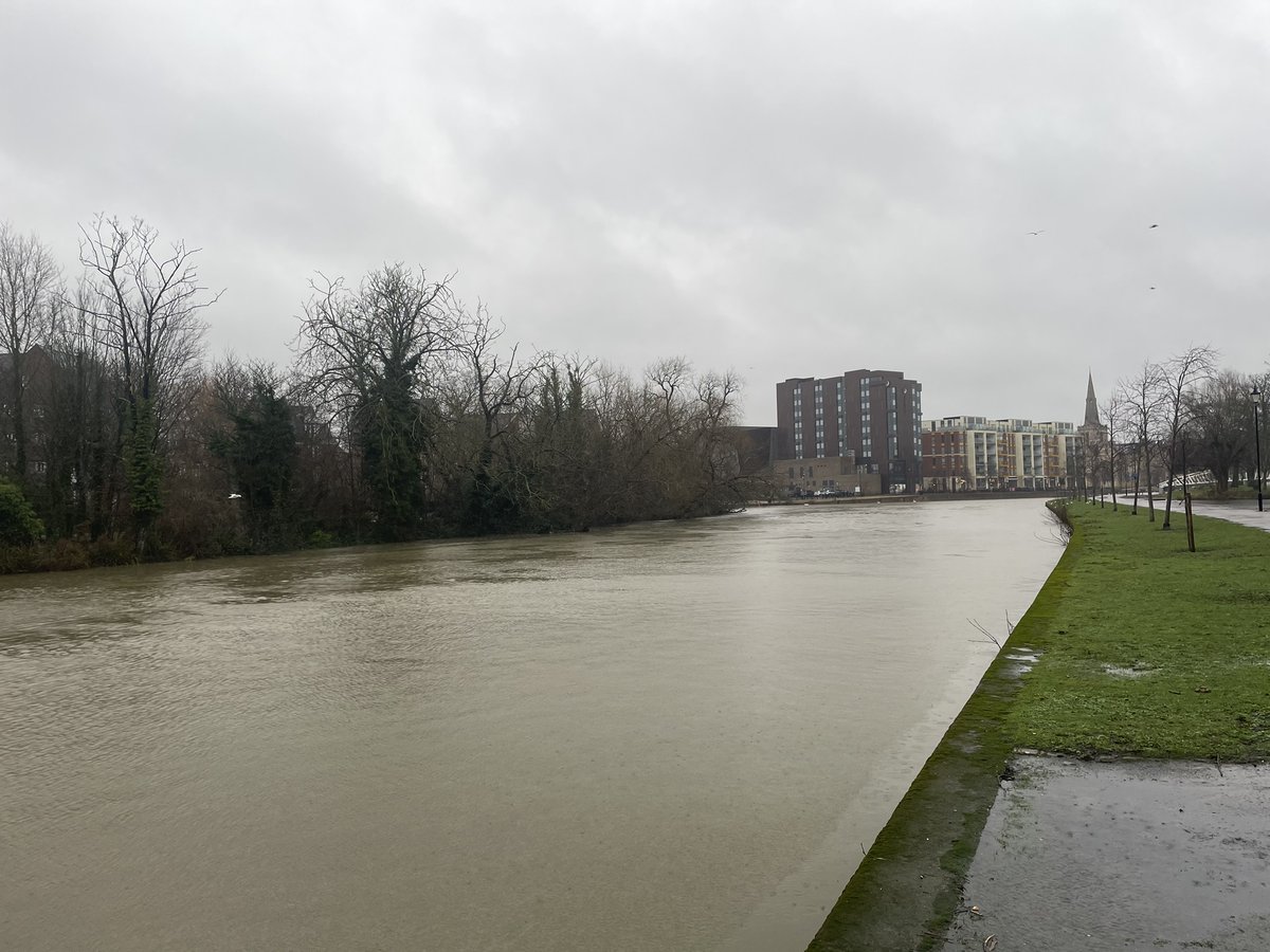 BedfordTweets's tweet photo. Please be aware that the road at Radwell Bridge is now closed due to the high river levels.
....Apologies, we don't have a photo of Radwell Bridge but would happily share one!
#Radwell #Felmersham https://t.co/MwTQSJuak6
