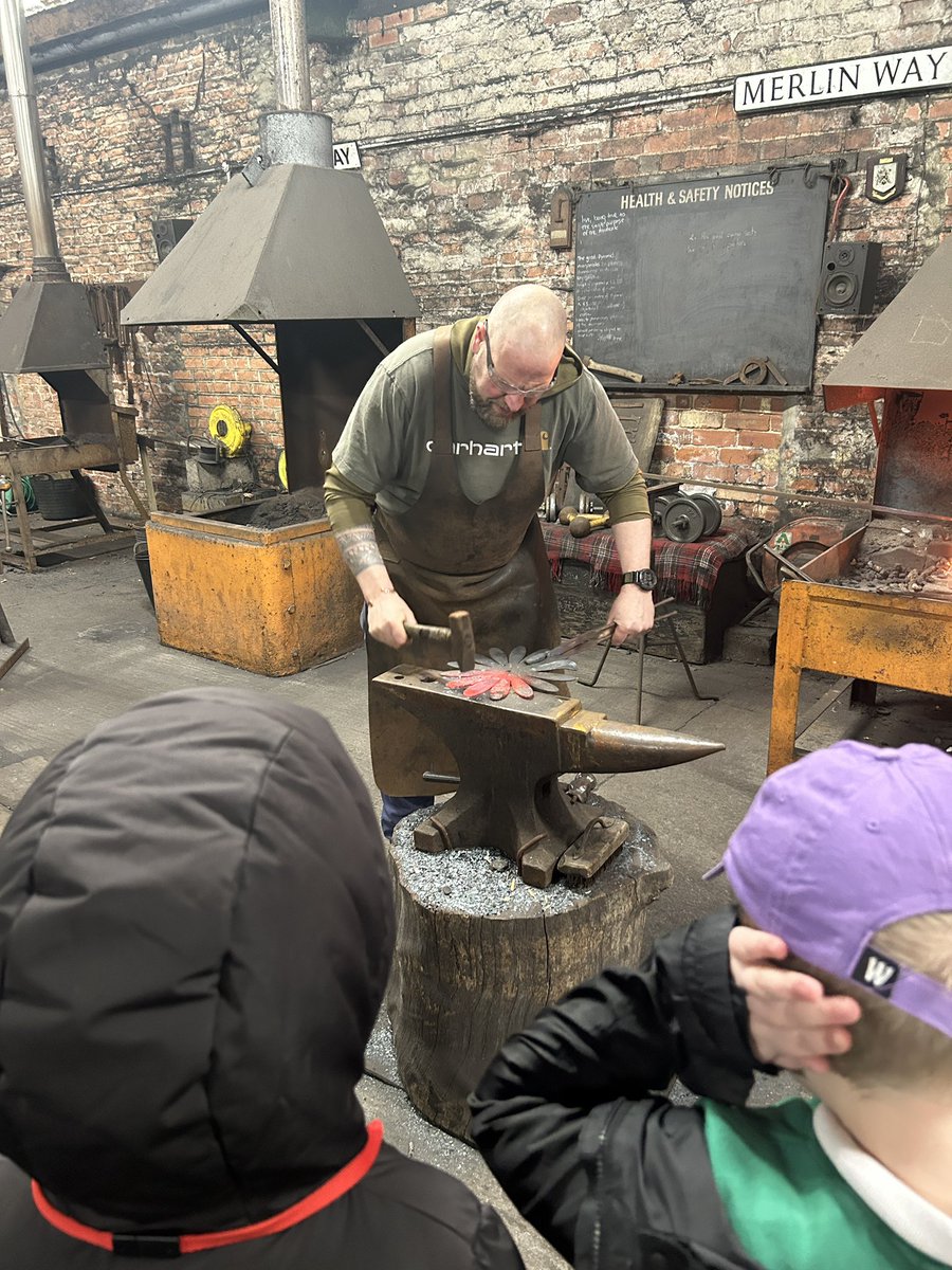 CaldiPrimary's tweet photo. What a remarkable opportunity to visit @ade_artsmith today to see him creating the entrance archway for Luke’s Memorial Garden. Thank you!  #inspired #rememberingLuke 💚🌈 @AETAcademies @Tees_Issues @MbroCouncil @CNicholson_Edu @Claire_Heald @vianclark https://t.co/fz51zsx1da