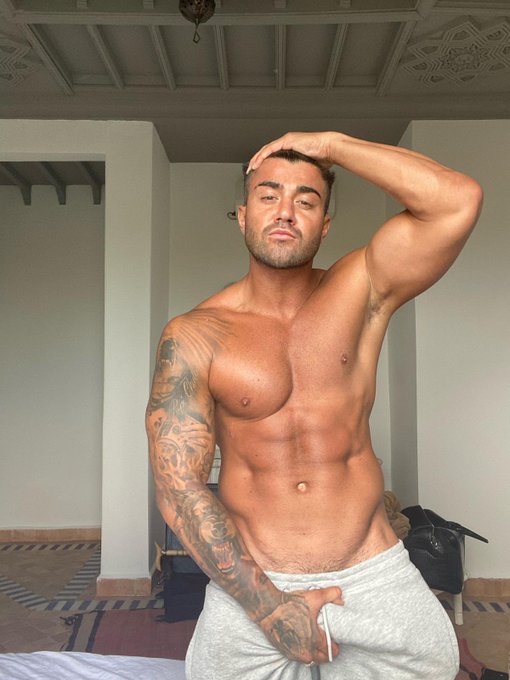 RT if you would like to eat all my sausage 🍌👀  50% discount - https://t.co/isk1k3njbA https://t.co/e