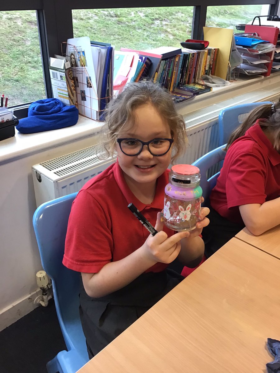 5YorkeMead's tweet photo. We have had a lovely time this afternoon creating thoughtful gifts for our reading partners. We hope they enjoy receiving them as much as we enjoyed making them π¨π #feelgoodweek https://t.co/HvXqIjeEaN
