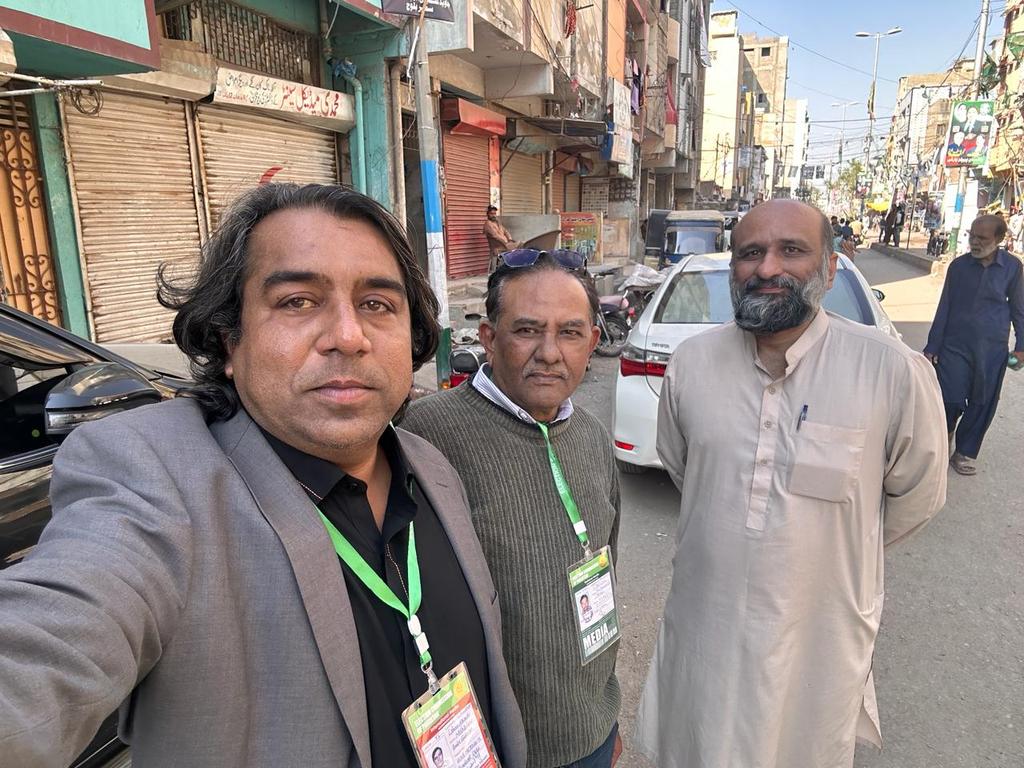 Farozaankhi's tweet photo. ایدھی فاونڈیشن کے سربراہ فیصل ایدھی اور انڈیپنڈینٹ اردو کے امر گڑڑو کے ساتھ۔
#Elections2024 #Election2024pakistan https://t.co/E7FVNYJeue