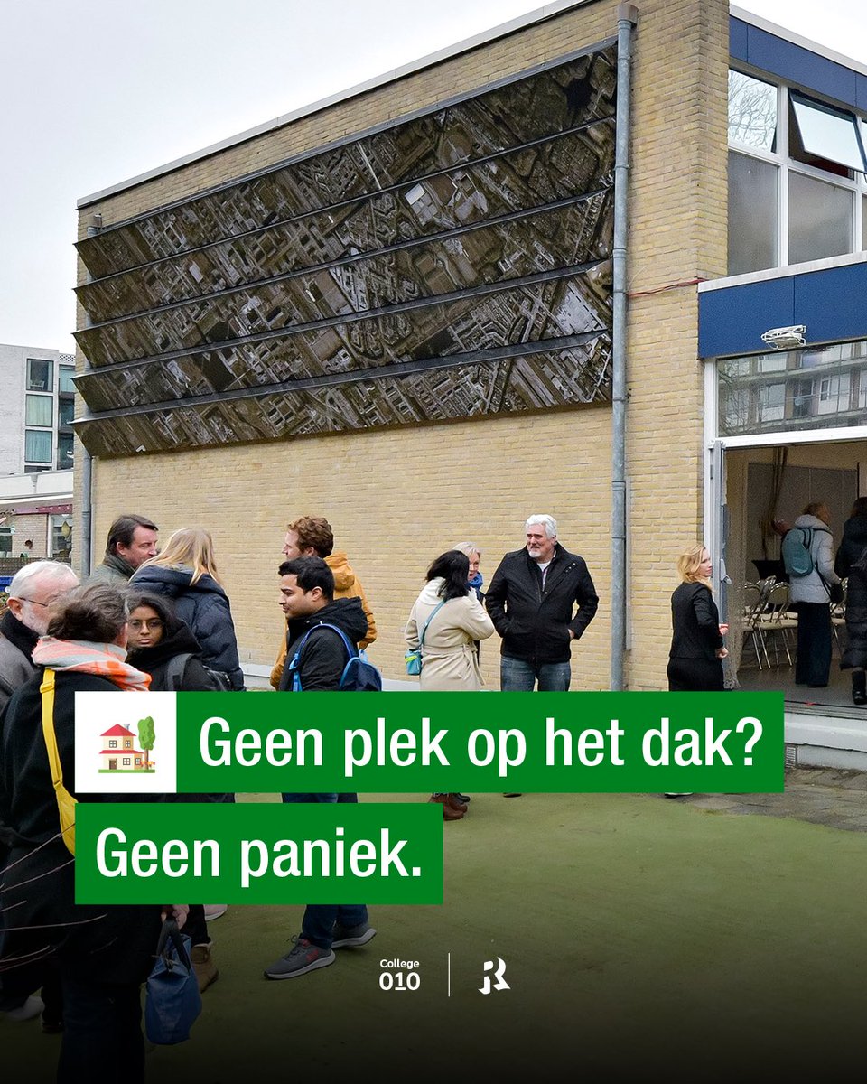 🌞🏡 Geen plek op het dak? Geen paniek. De nieuwe look van duurzaamheid: Zonnepanelen aan gevels! Pilot gestart door @sportbedrijf010 & @Rotterdam. Gymzaal Rodaristraat heeft nu een zonnegevel, geopend door wethouder @ChantalZeegers. Meer info? 🔗 duurzaam010.nl/nieuws/gemeent…