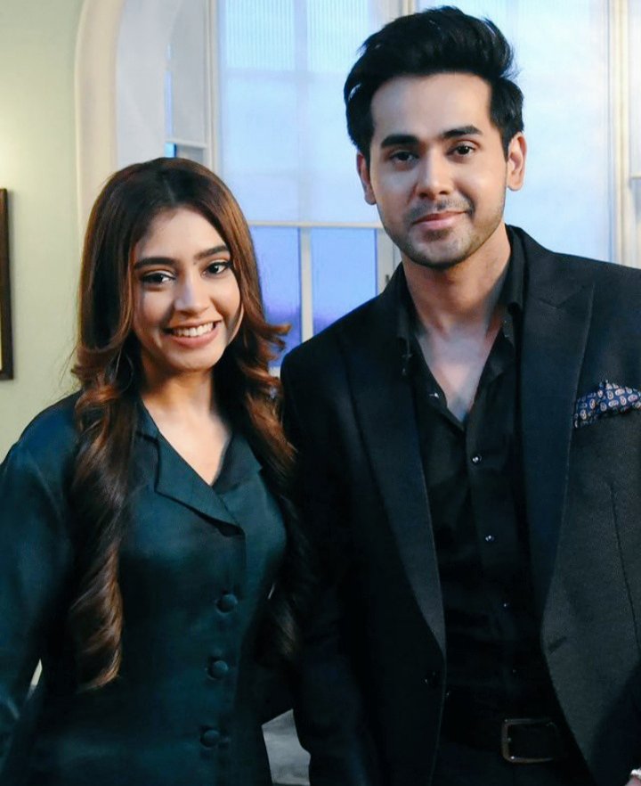 mahikachikuuu's tweet photo. Happy 1yr to Our PRACHI PRECIOUS Kapoor &amp; Raghav SHAYAR Arora! :) 

Short but heart warming chemistry 🌸✨
1yr to their BAARISH wale Humsafar!!🥺💓
1 year of our #PraRag✨🌸✨

#NitiTaylor #RandeepRai #PrachiKapoor #RaghavArora #BALH2 https://t.co/nmbcUJvhS6