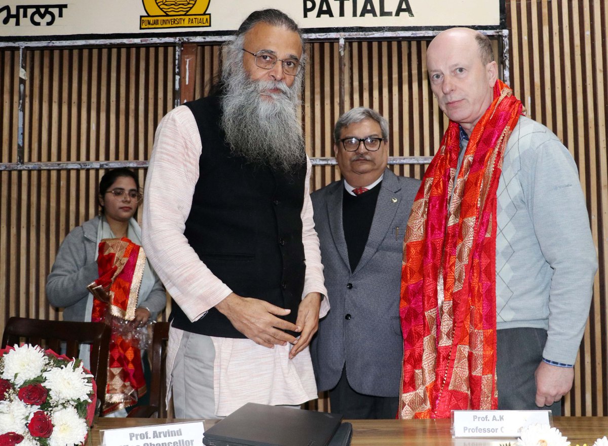 PbiUniPatiala's tweet photo. Prof. Janez Palavec, from the University of Ljubljana in Slovenia, delivered lecture on structural variability and dynamics of non- canonical DNA with regard to interaction with ligands. 
#punjabiuniversity #chemistry #DNA #DNAChallenge @arvind_iiserm @BhagwantMann @harjotbains https://t.co/S3HGfISIb5