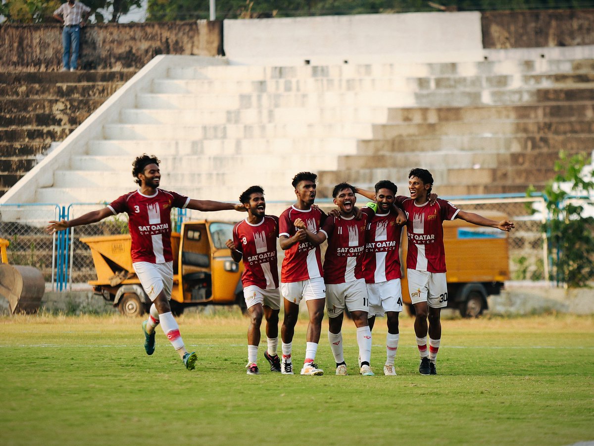 keralafa's tweet photo. ๐ SAT Tirur stuns the unbeaten Kerala Police with a sensational 2-0 victory in the first KPL semi-final!
A match full of twists and turns as SAT secures their spot in the finals. ๐โฝ๏ธ
#ScorelineKPL https://t.co/Hfg0oUr1wg