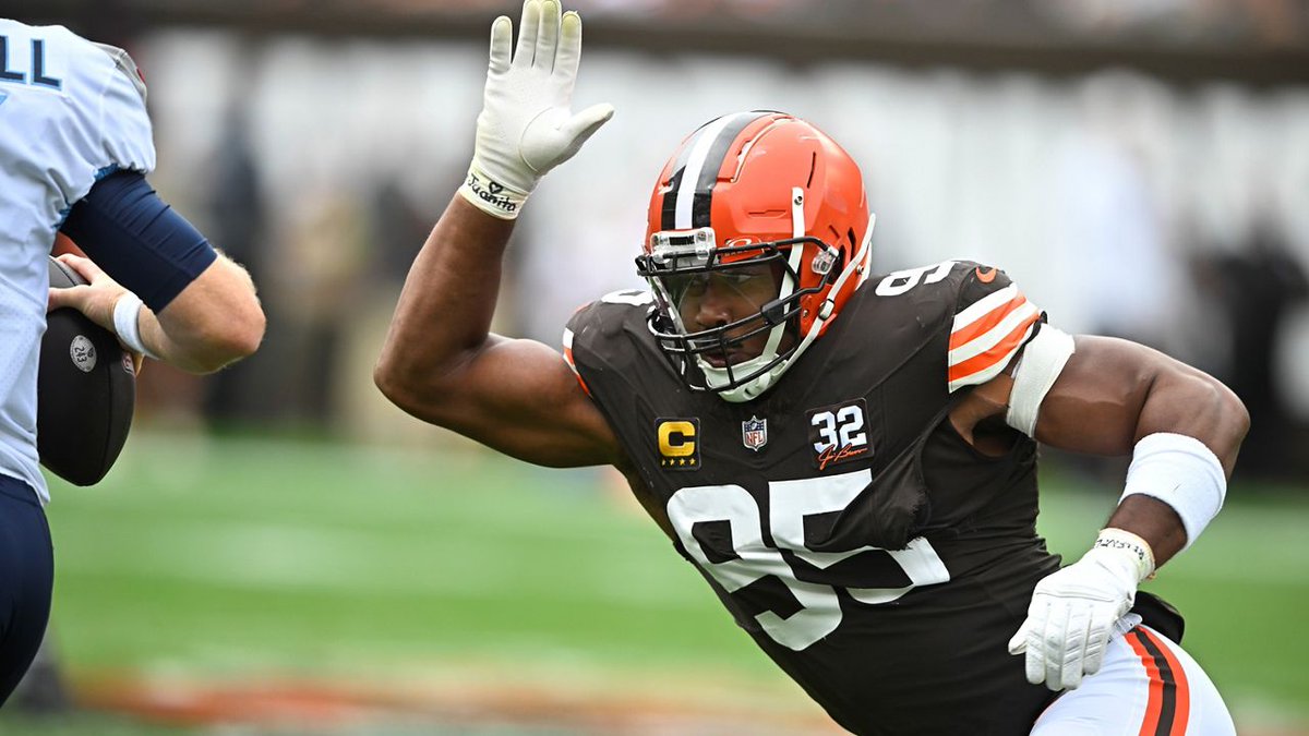 CLEsportsTalk's tweet photo. The NFL will pick its Defensive Player of the Year tonight! 

#LIKE or #Retweet if it should be DE Myles Garrett!!! https://t.co/48YozGg5Qi