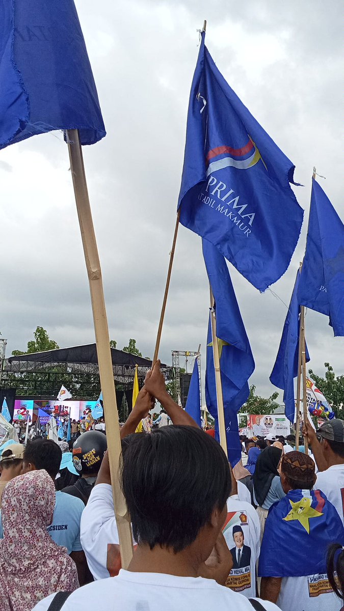 Kami hadir, disegenap upaya menangkan #PrabowoGibran termasuk hari ini di Lapangan Pendawa Lebaksiu Kabupaten Tegal. <a href="/dpwprimajateng/">DPW PRIMA JAWA TENGAH</a> <a href="/prima_or_id/">prima.or.id</a> <a href="/dpkprimategal/">DPK PRIMA KABUPATEN TEGAL</a> <a href="/dom/">Dom Sagolla</a>