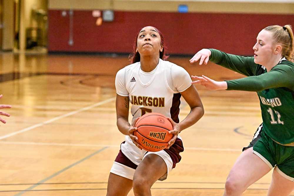 𝗝𝗲𝘁𝘀 𝘄𝗼𝗺𝗲𝗻’𝘀 𝗯𝗮𝘀𝗸𝗲𝘁𝗯𝗮𝗹𝗹 𝗶𝗺𝗽𝗿𝗼𝘃𝗲𝗱 𝘁𝗼 𝟭𝟴-𝟯 𝗼𝗻 𝘁𝗵𝗲 𝘀𝗲𝗮𝘀𝗼𝗻 𝘄𝗶𝘁𝗵 𝘁𝗵𝗲 𝗵𝗼𝗺𝗲 𝘄𝗶𝗻 𝗪𝗲𝗱𝗻𝗲𝘀𝗱𝗮𝘆 𝗼𝘃𝗲𝗿 𝗢𝗮𝗸𝗹𝗮𝗻𝗱 𝗖𝗖, 𝟵𝟯-𝟱𝟴. The Jets are now 6-1 in the MCCAA and will travel to Wayne County CC Saturday.  #jcjets