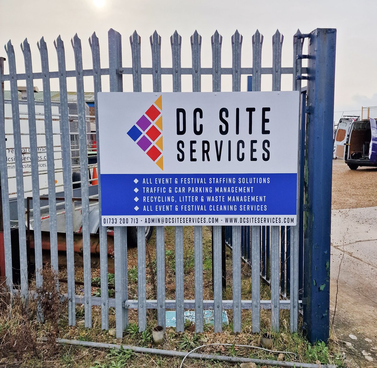 Site entrance signage applied onto metal fencing for D C Site Services #sitesignage #signagesolutions