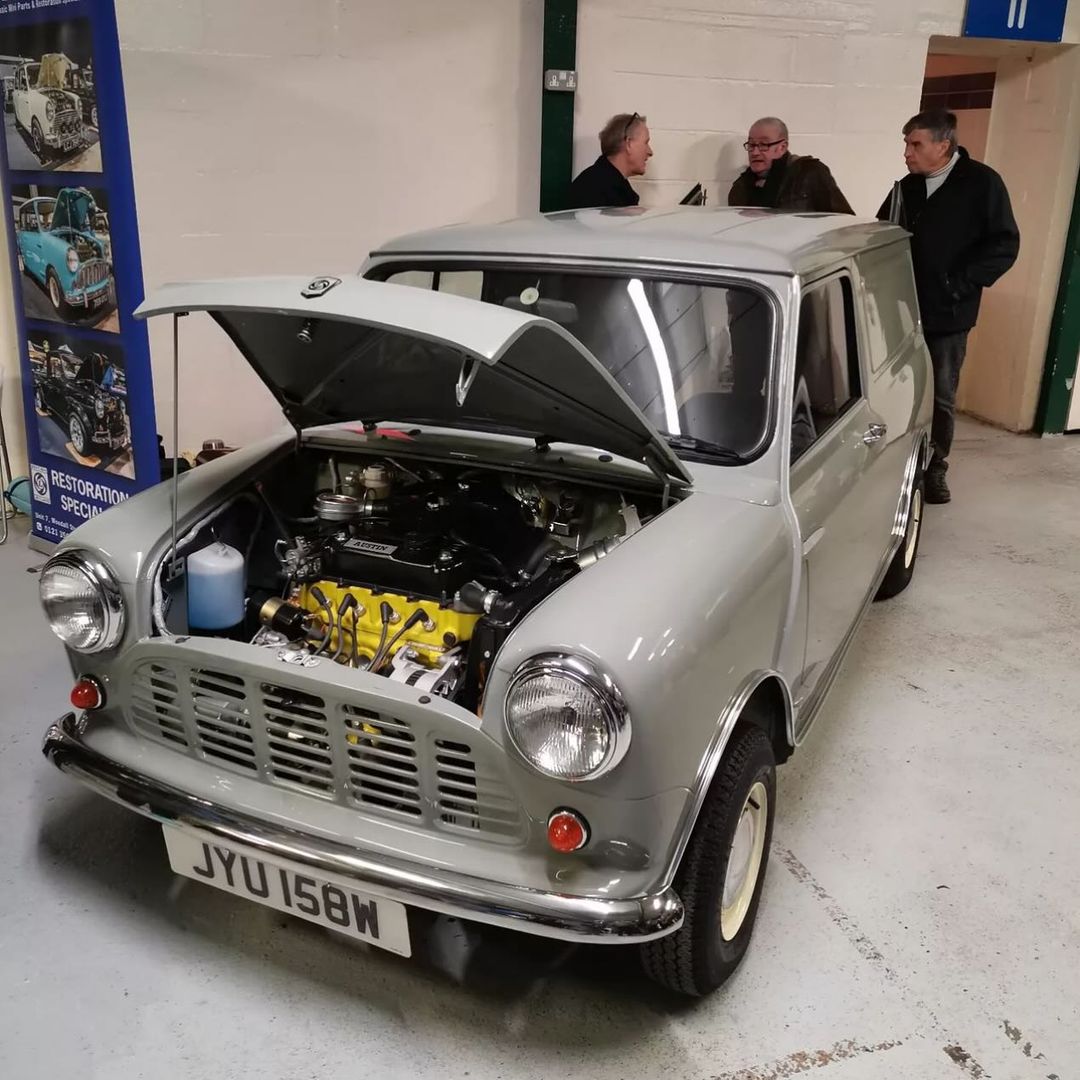 CarManToday's tweet photo. Super clean van
📸 @scott_lee1977
https://t.co/V2kjOFiQ6g
#classicsunited #classicminination #classicmini #miniclassic #retromini #modifiedmini #minicooper #oldmini #miniuk #retrocars #classiccars #minivan https://t.co/T1PW1TUe7g