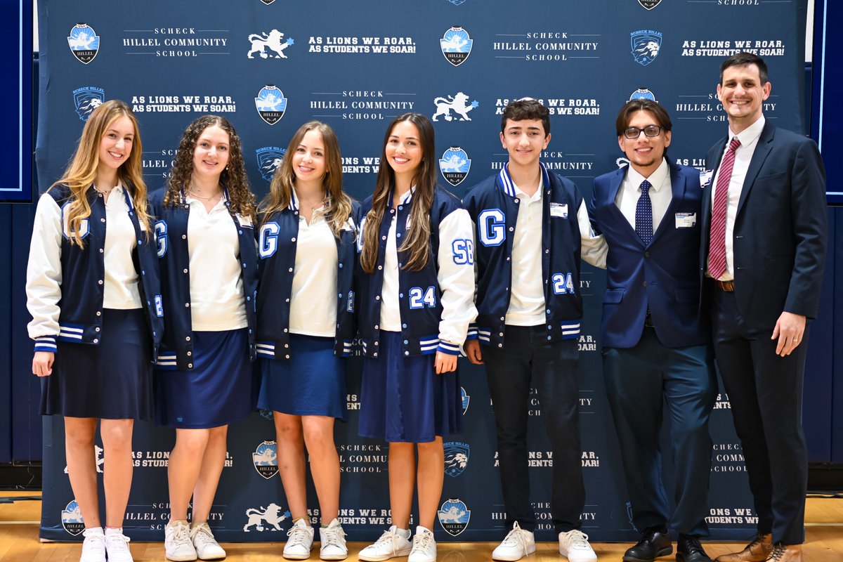 WilfordMiranda4's tweet photo. Honored to MC the Gilinski Ambassador Breakfast.  Huge thanks to our leadership team &amp; the Gilinski Family for making it possible. Our Ambassadors' drive &amp; creativity are truly shaping our community's future through their community service and volunteering. https://t.co/OKGJkGkOyl