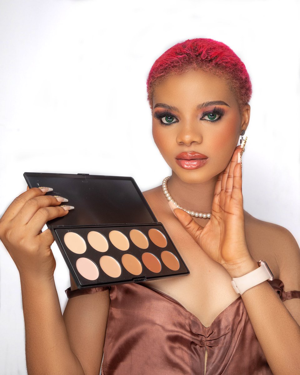 Unleash your creativity with #ClassicMakeUpUSA 10 FOUNDATION & CONCEALER COLOR PALETTE 💕 Concealer for those undercover moments👌 Have you tried this?👇