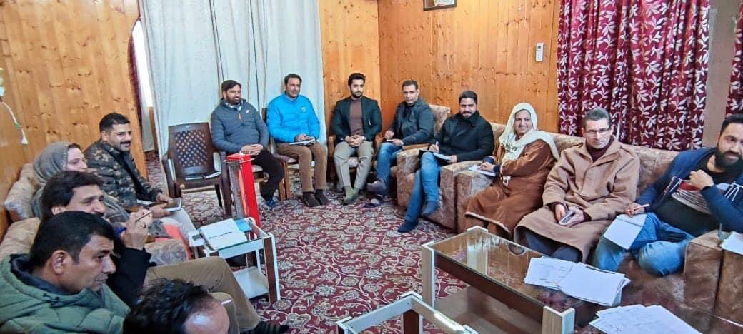 AshokKoul59's tweet photo. Review meeting with Incharges of  different Abhiyaan going on  in UT of J&amp;K at S1, Srinagar. https://t.co/O7XEALQ83U