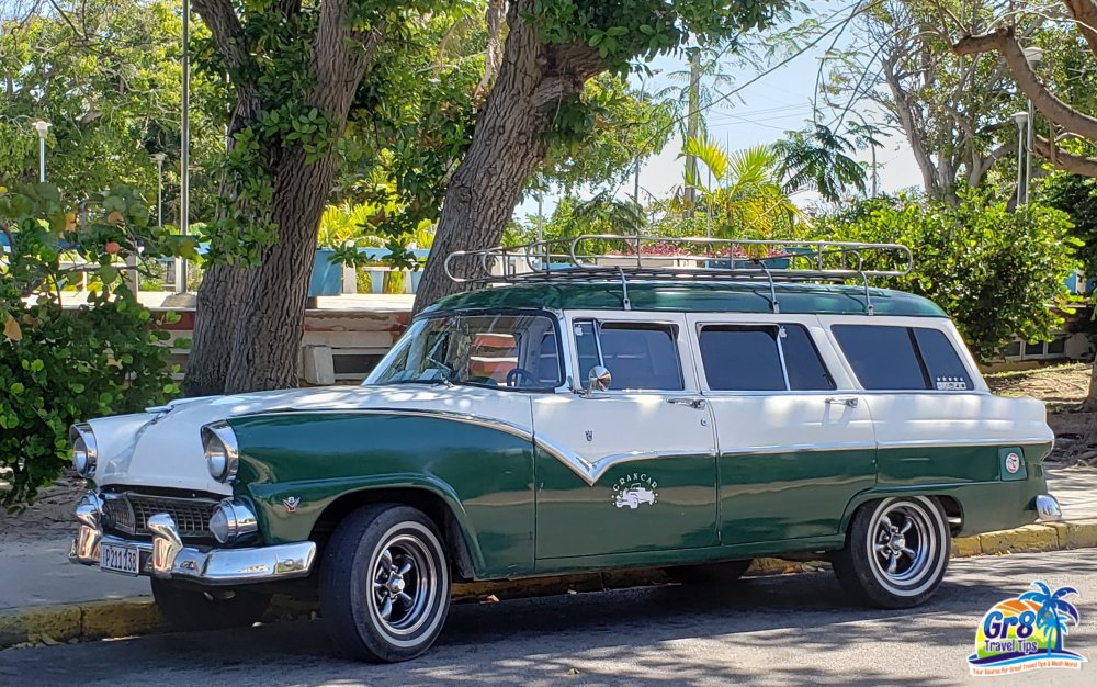 Just one of the many beautifully restored 🚘 American Classic Cars to be found in Cuba! 🌴

#varadero #cubatravel #travelcuba #classiccarspotting #classiccarsdaily #hobbyphotographer #travelpicsdaily #travelblogging