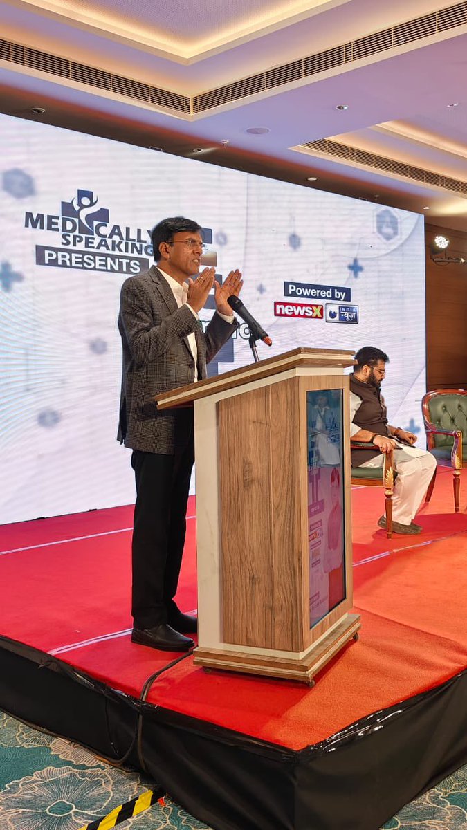 AkshitaVikal's tweet photo. सुश्रुत अवार्ड्स' कार्यक्रम में शामिल होने के लिए भारत मंडपम पहुंचे केंद्रीय स्वास्थ्य एवं परिवार कल्याण मंत्री मनसुख मांडविया !
#SushrutaAwards #mansukhmandaviya #MedicallySpeaking
@NetworkItv
@mansukhmandviya https://t.co/YJ20PucQXC
