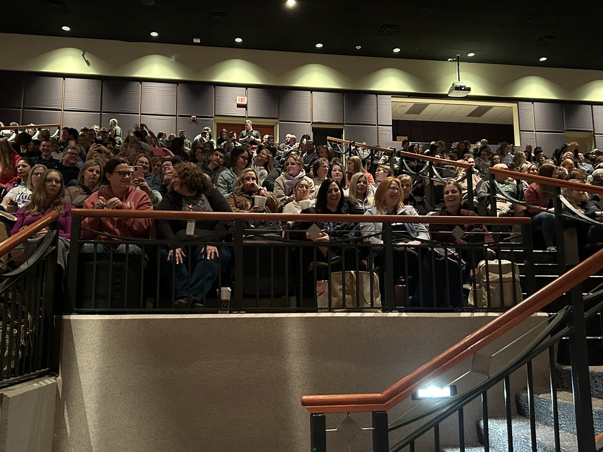mrerickoch's tweet photo. The day is going great! Thank you PLSD for providing this day! This is the 10th year of the innovation conference. A lot of inspiration and learning taken place. @DMS_Proud #PLSDproud https://t.co/D0cicIHeoE