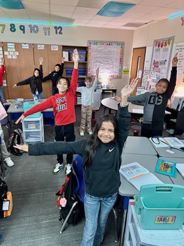 CulverLCISD's tweet photo. 4th grade is practicing their acute, obtuse, and right angles with some angle aerobics! #LamarCISDMath #MathChallenge #AngleTime https://t.co/HLwbHJamWB