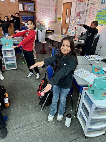 CulverLCISD's tweet photo. 4th grade is practicing their acute, obtuse, and right angles with some angle aerobics! #LamarCISDMath #MathChallenge #AngleTime https://t.co/HLwbHJamWB