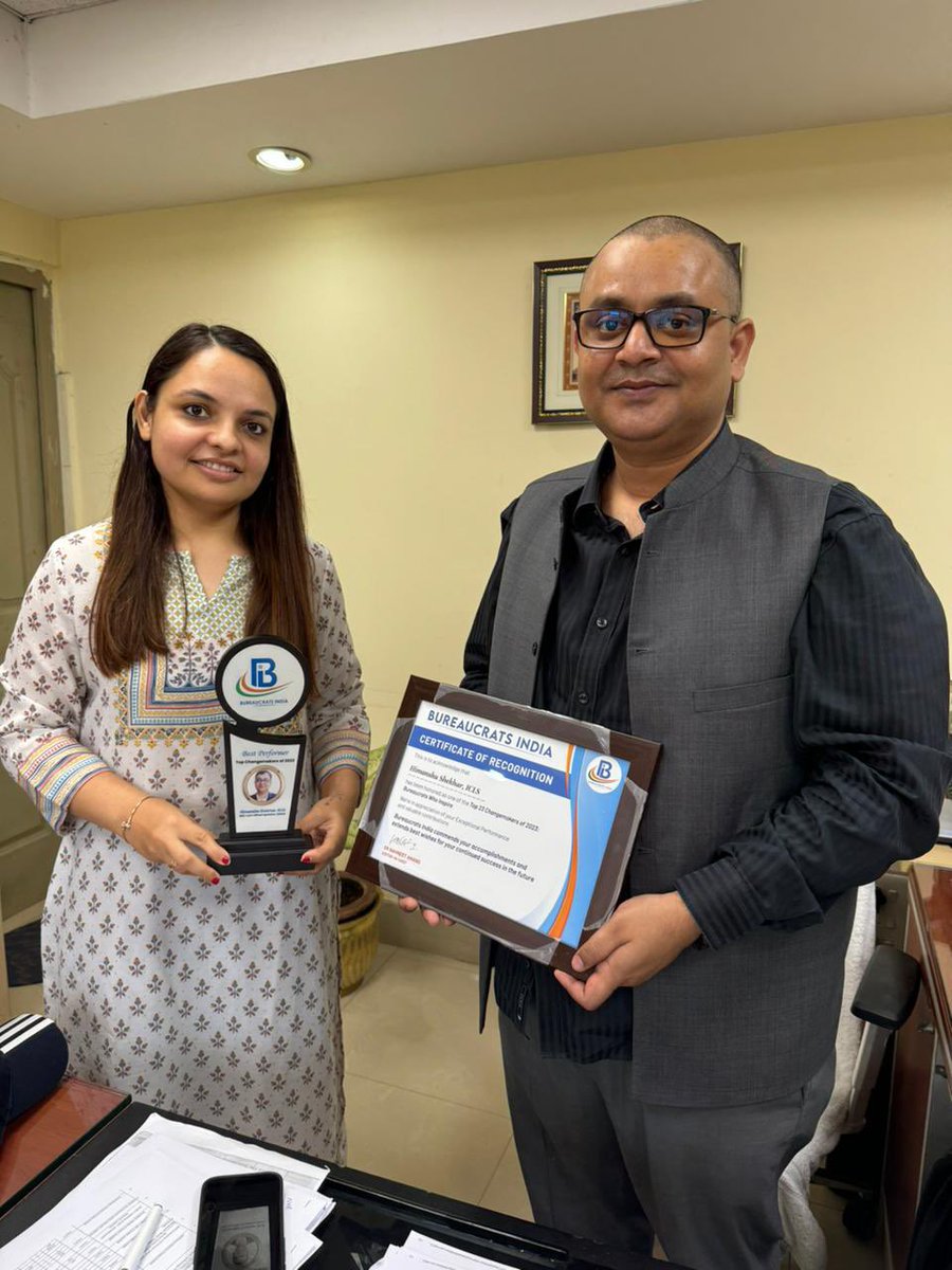 #BIAchievers2024

Bright ICLS officer and ROC of Odisha, Himanshu Shekhar was one of our pick as ‘Top Changemaker of 2023.’

Editor-in-Chief Dr @navneetanand presented him with a trophy & certificate in Bhubaneswar today, in presence of Dy ROC and ICLS officer Trupti Sharma.