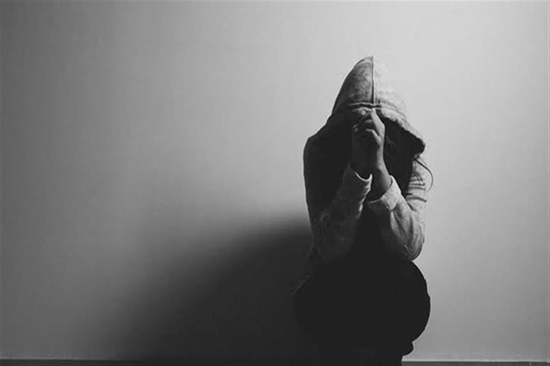 #الاكتئاب من الخطوات المهمه للتخلص من الاكتئاب 
التعبير عن المشاعر للتخلص من الأحزان، أو خبية الأمل. كإخبار تلك المشاعر لشخص موثوق، أو البكاء، أو كتابة المشاعر في مذكرة اليوميات الشخصية.