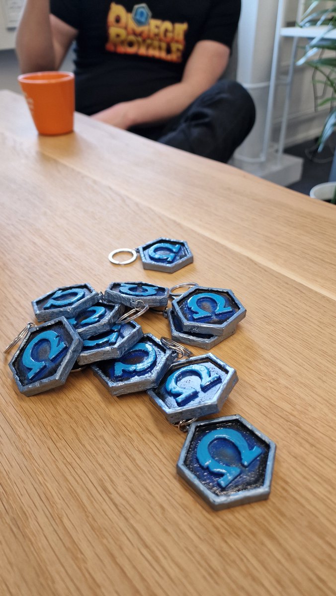 We have <a href="/joxxx_1/">Joxxx</a> at the <a href="/towerpopgames/">Tower Pop</a> office today meeting the team for the first time! And he came bearing gifts 🎁

How cool are these self-made Omega keyrings?!